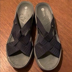 Disco, navy, BZEES wedge sandal size 10M